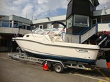 Boston Whaler 235 Conquest on trailer