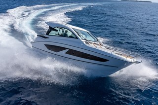 Beneteau Gran Turismo 32 side profile