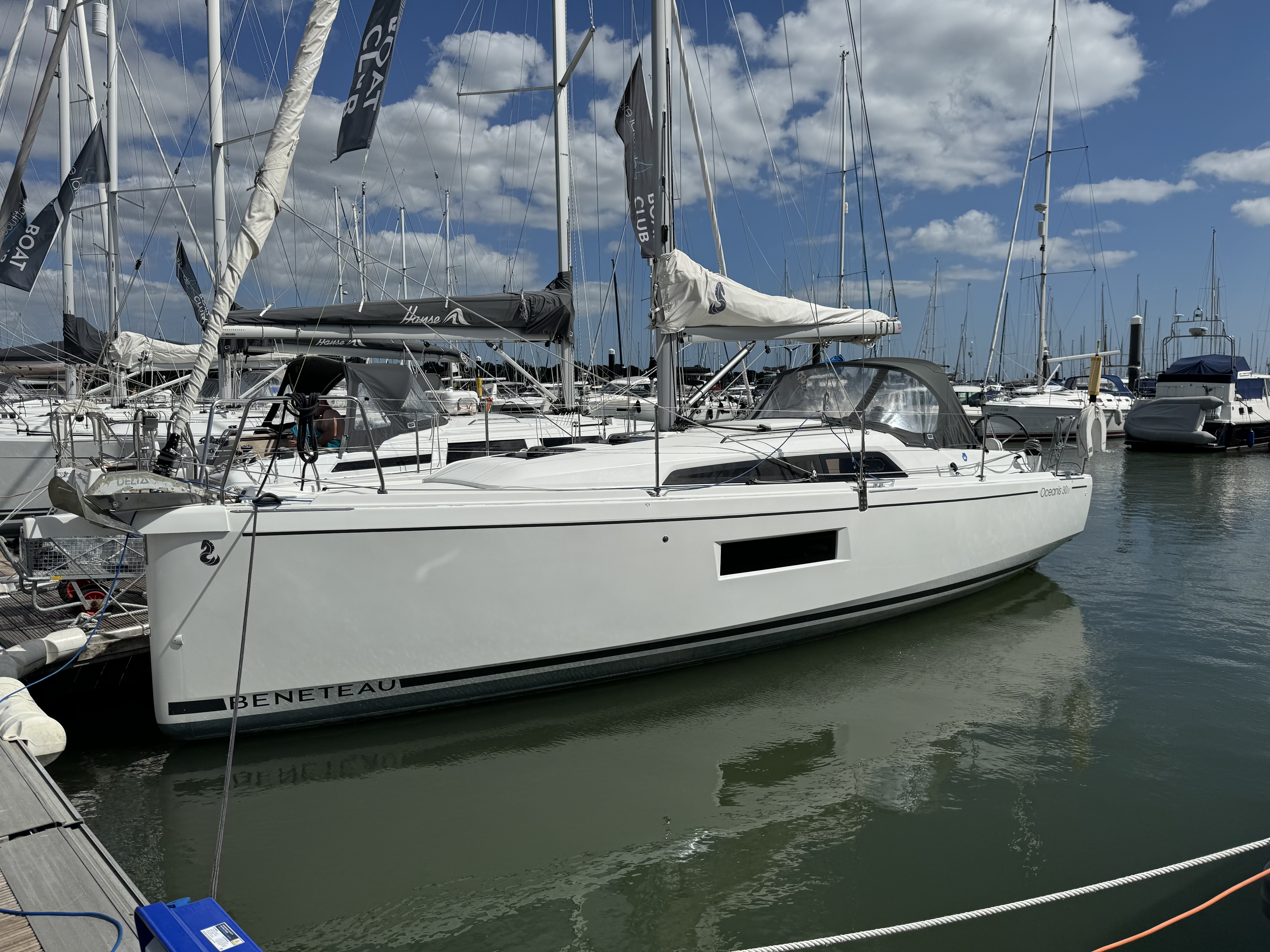 2021 Beneteau Oceanis 30.1