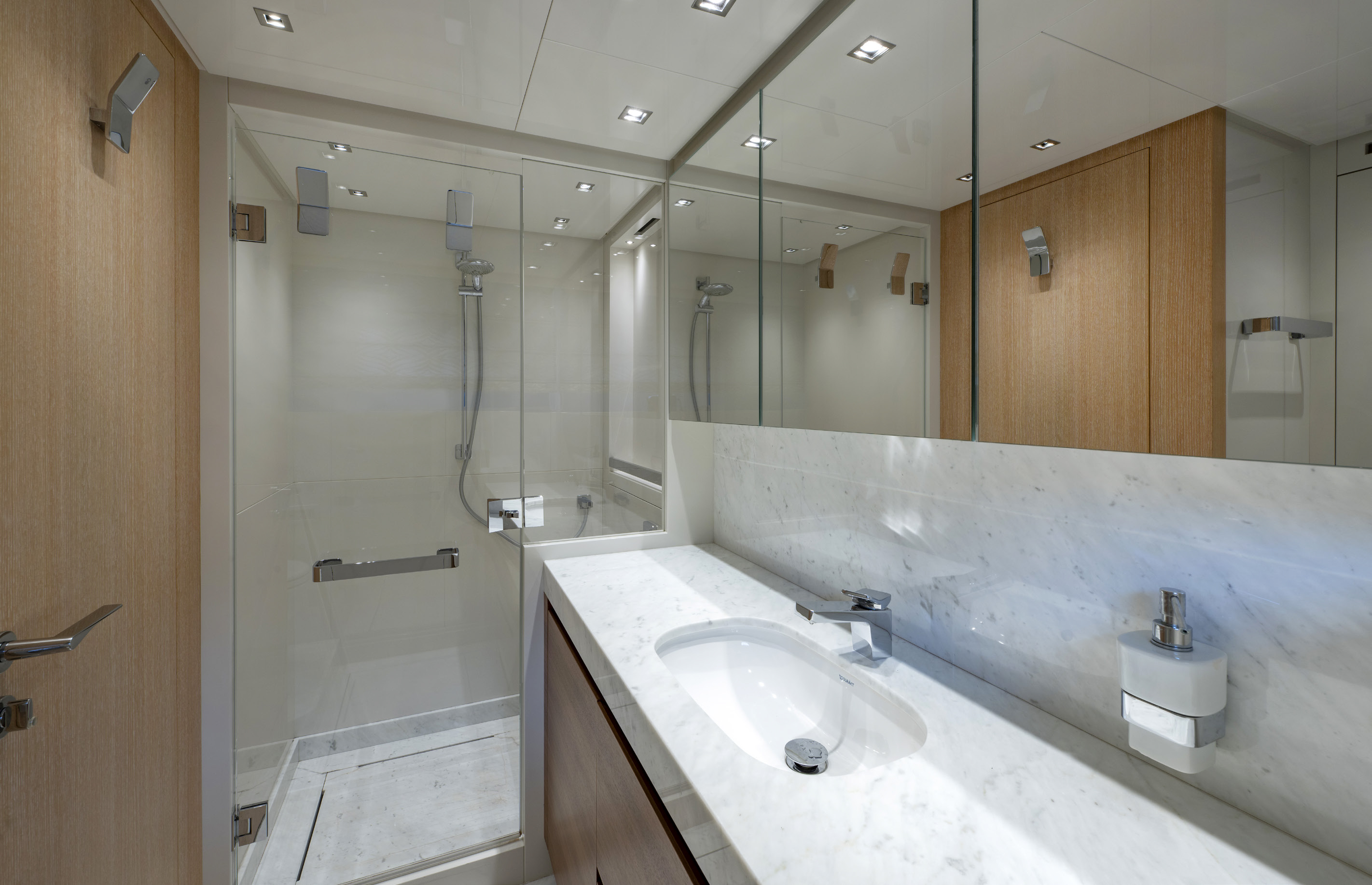 Sanlorenzo SL96 Owners Bathroom