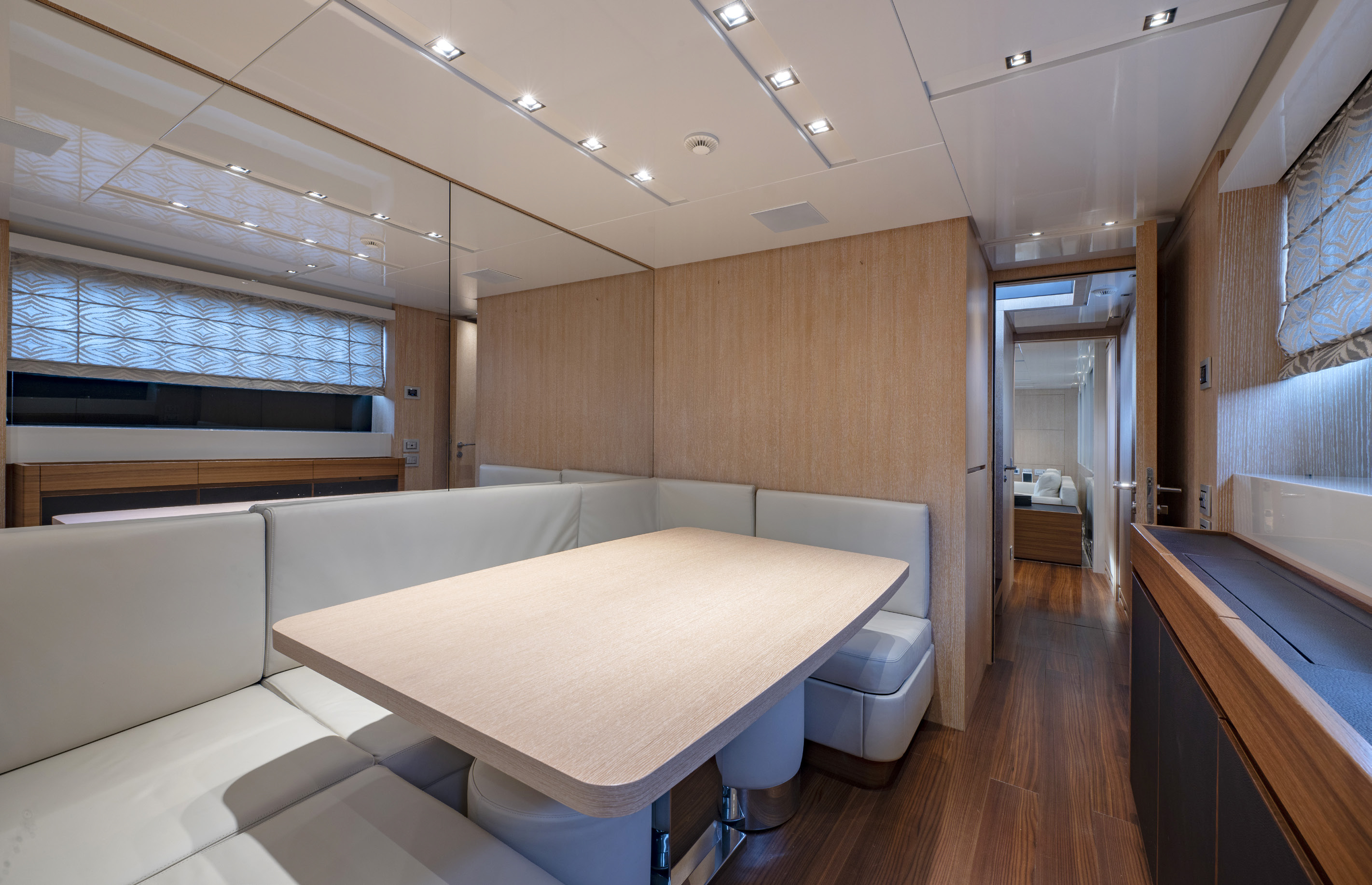 Sanlorenzo SL96 Dining