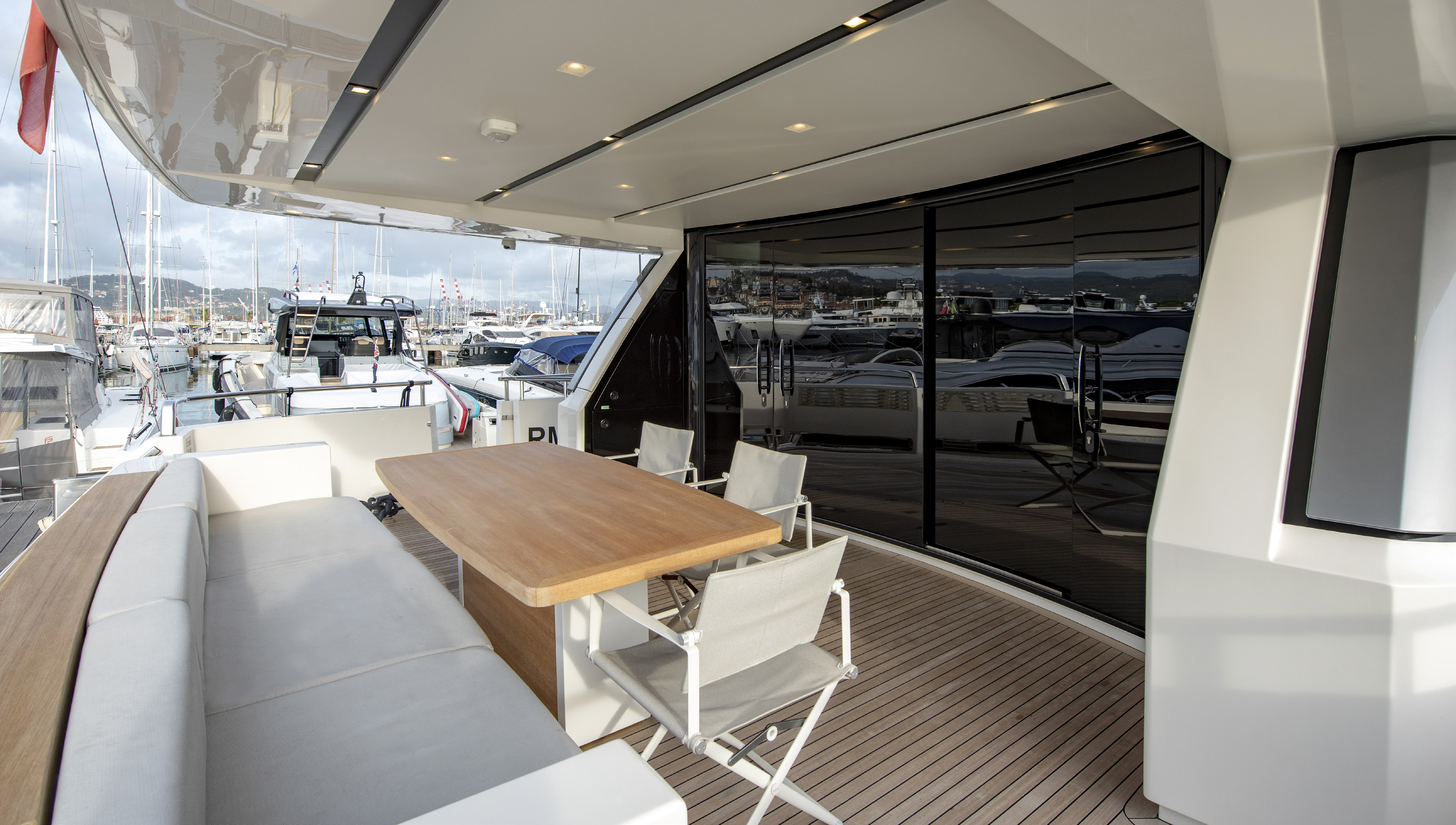 Sanlorenzo SL96 Cockpit