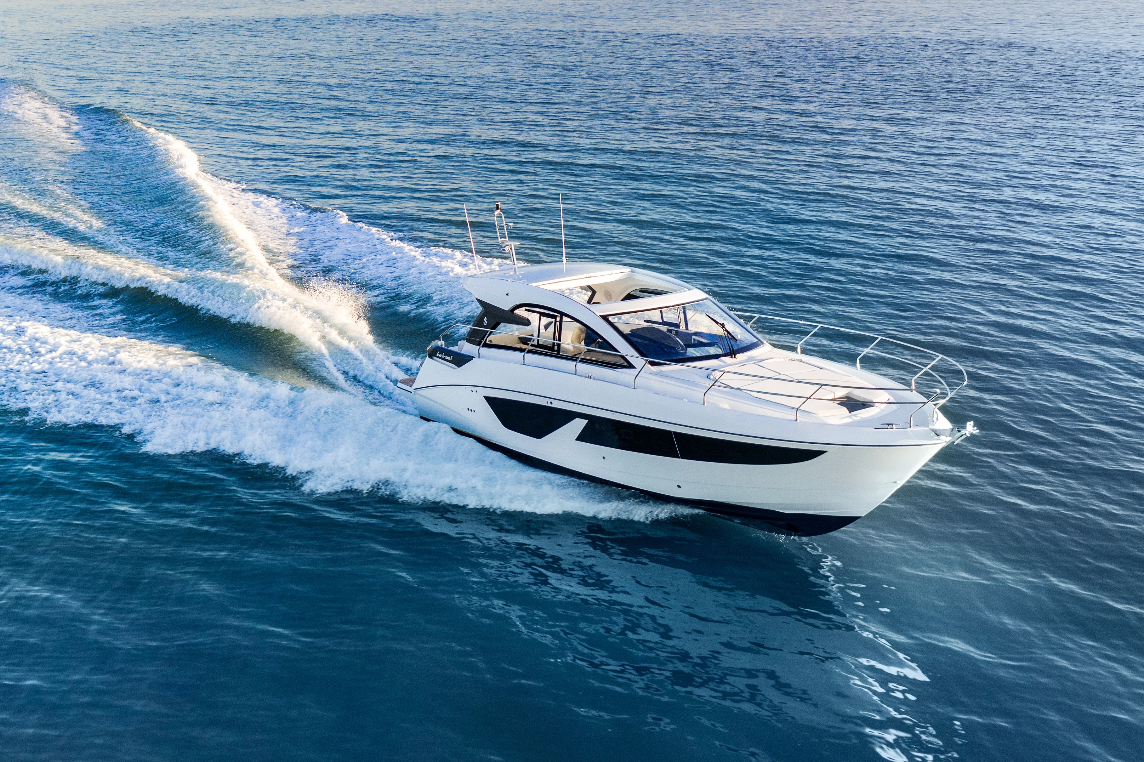 Beneteau Gran Turismo 41 underway