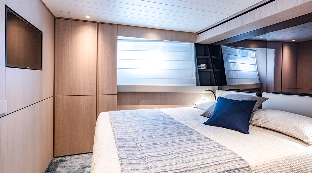 Bluegame BGX60 VIP Cabin