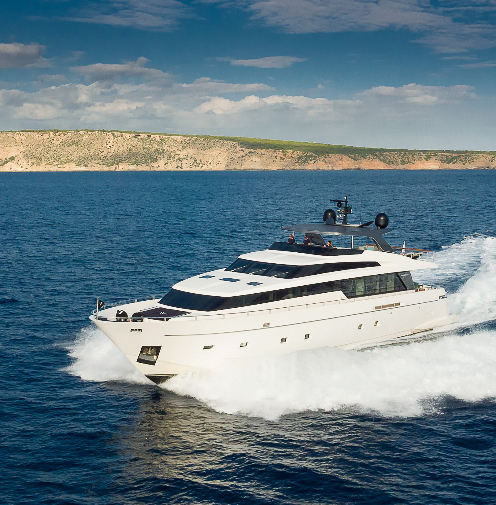 Sanlorenzo SL104 Port Side Running