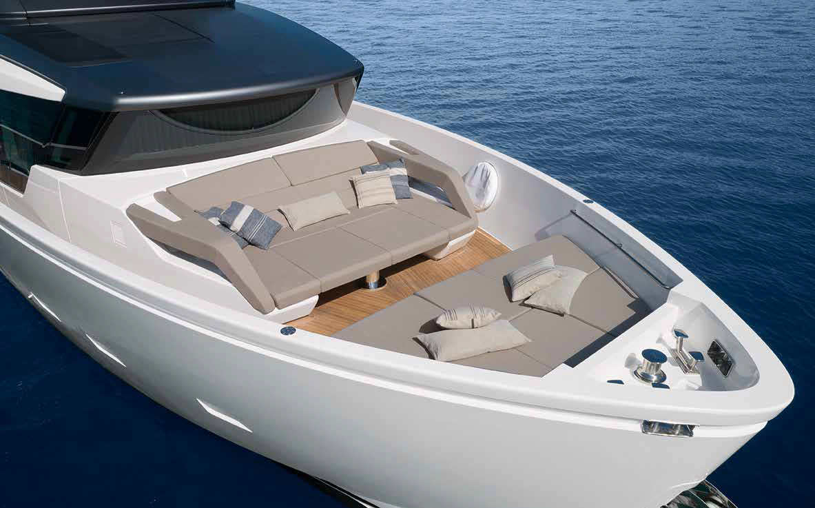 Sanlorenzo SX76 Bow Lounge