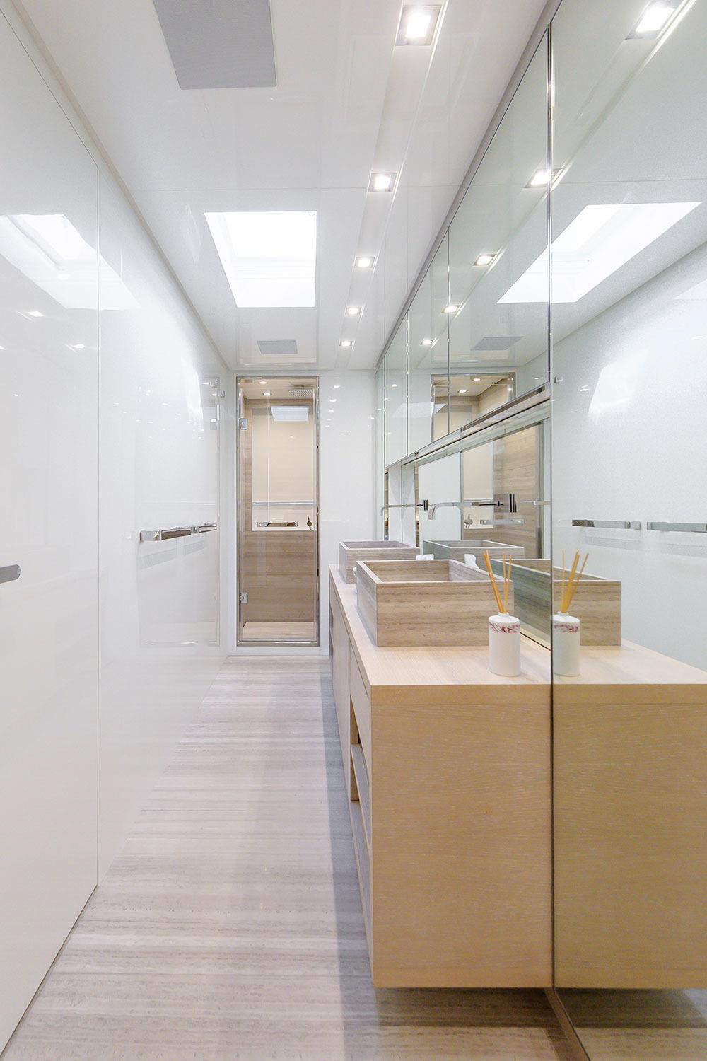 Sanlorenzo SD112 Owners Bathroom