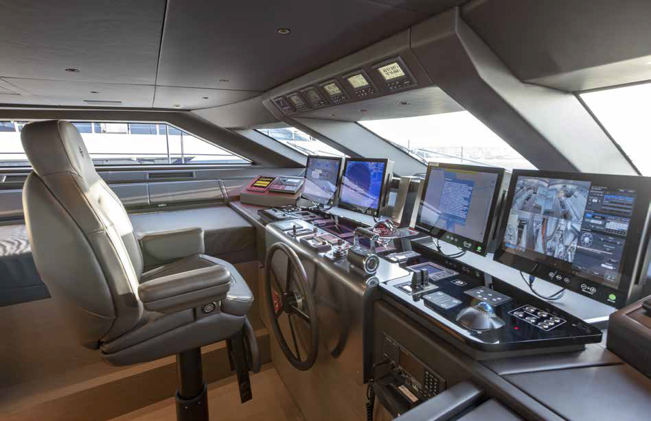 Sanlorenzo SL102A Wheelhouse