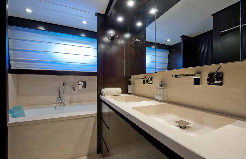 Sanlorenzo SL88 Owners Bathroom