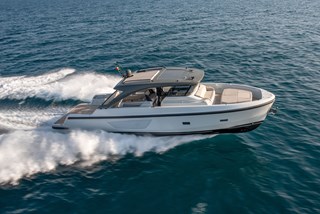 Bluegame BG54 underway