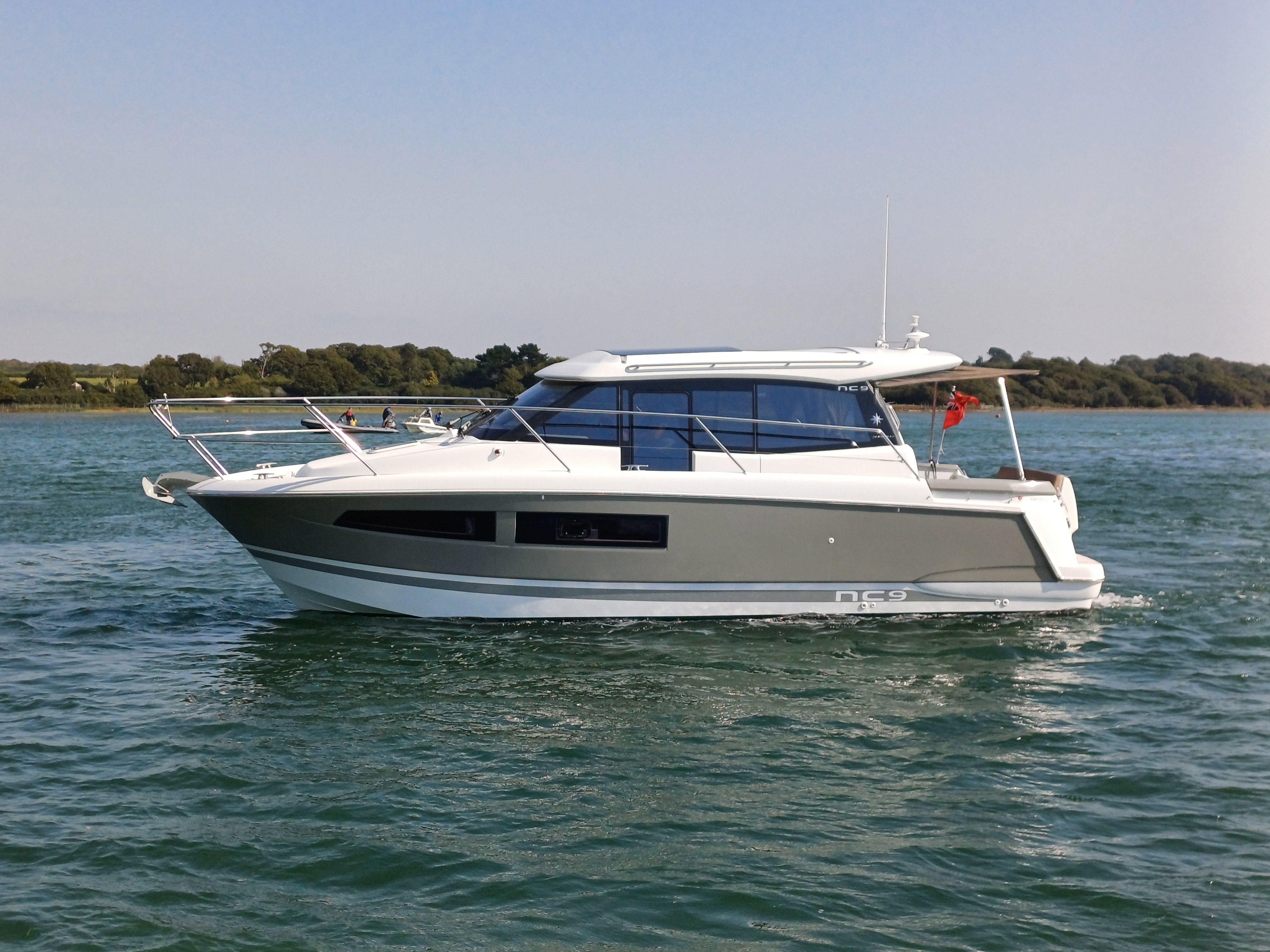 2015 Jeanneau NC 9