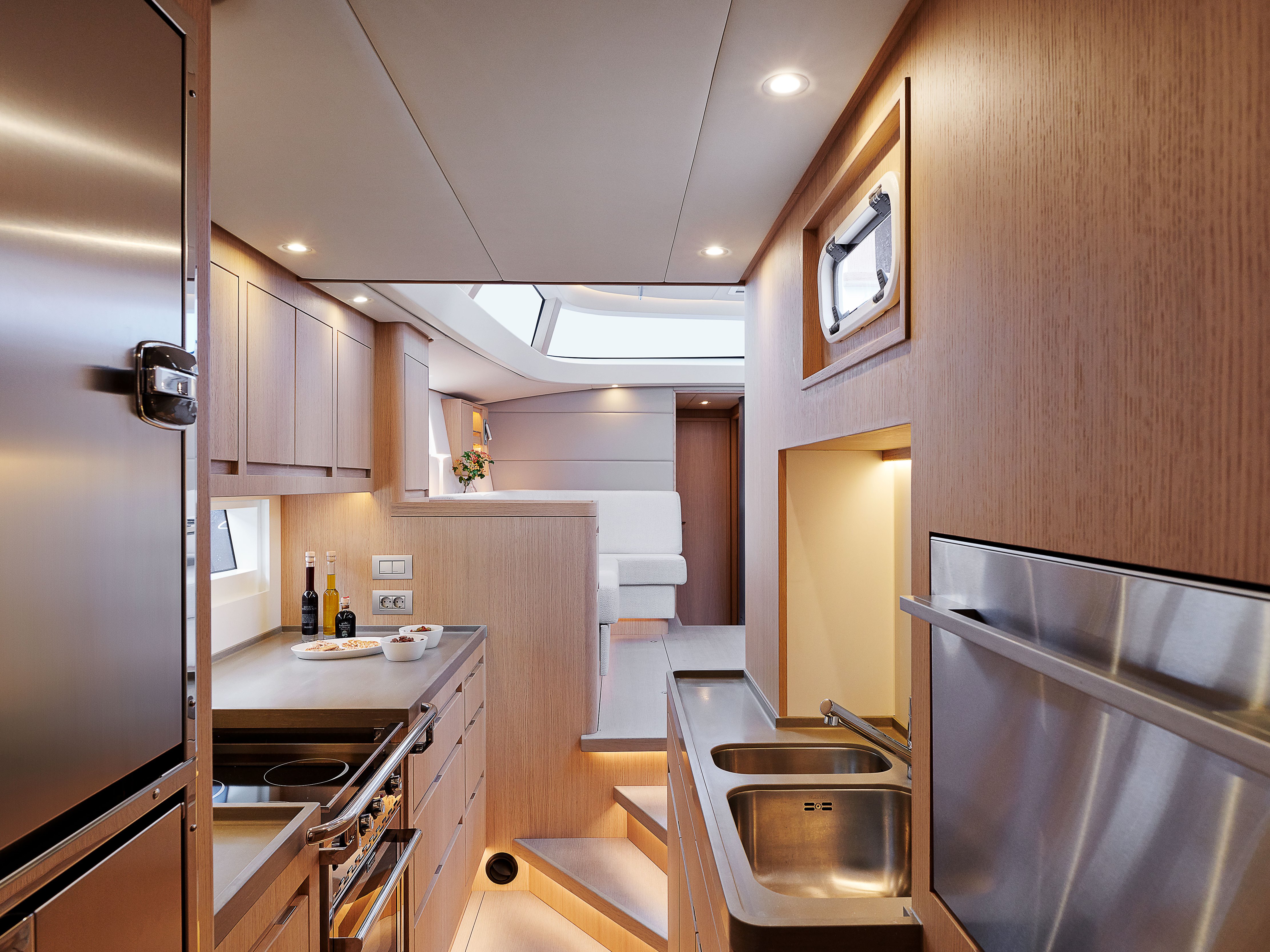 Contest 55CS sea kindly galley