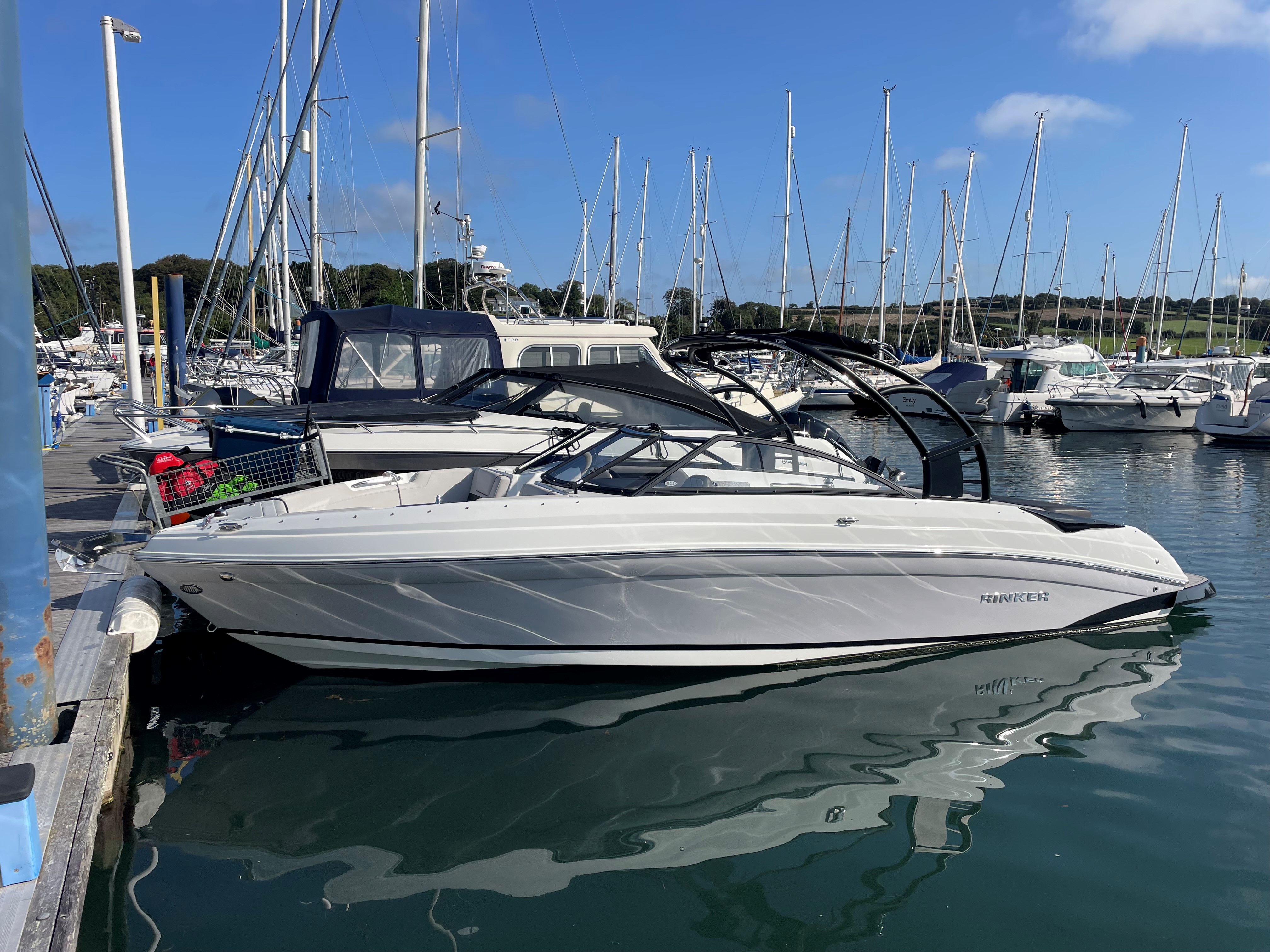 2018 RINKER Q7