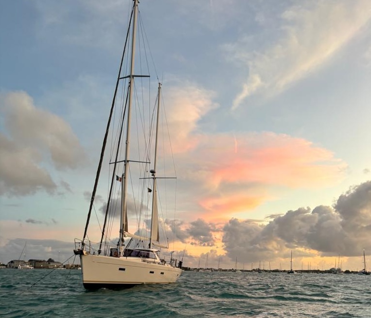 2012 Amel 55