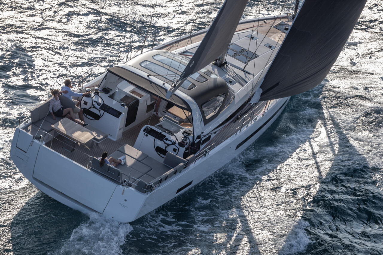 Jeanneau Yacht 55 exterior