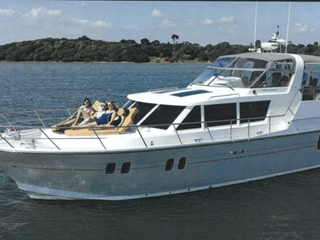 Trader 42 side view