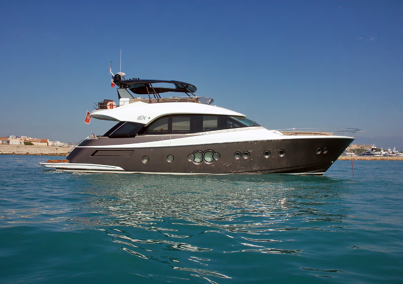 Monte Carlo Yacht 70 Profile